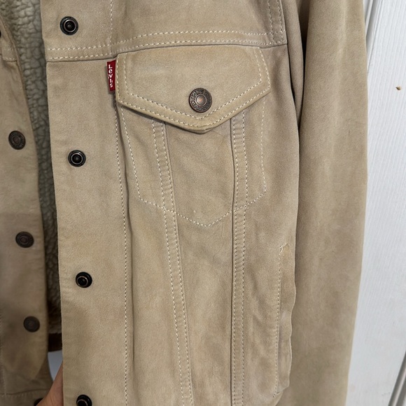 Levi’s Premium Suede Sherpa Trucker Jacket S Small Beige Tan - Picture 3 of 9